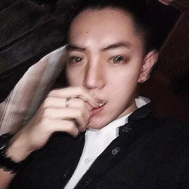尹雄旭初