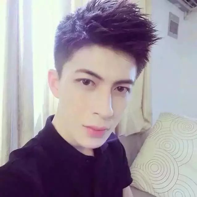 庞琛丽凝