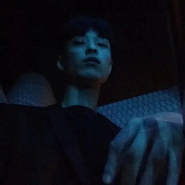 屈欢竹玲