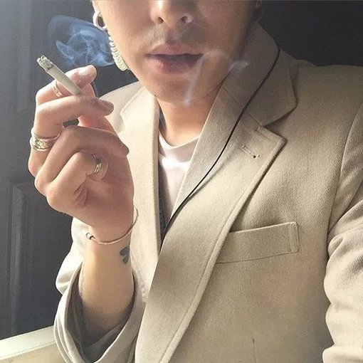 洪妍竹瑞