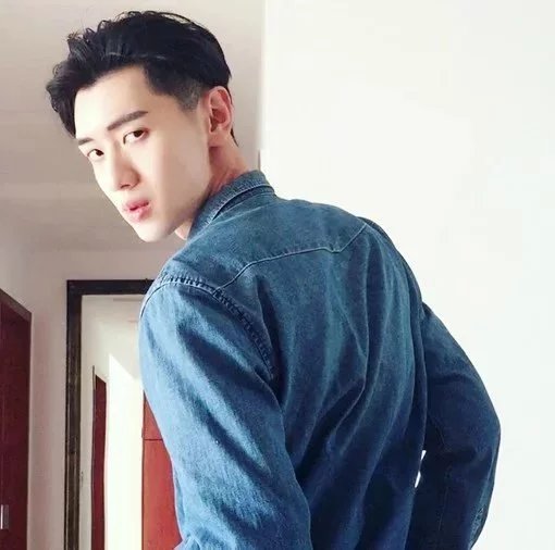 徐离爱超妮