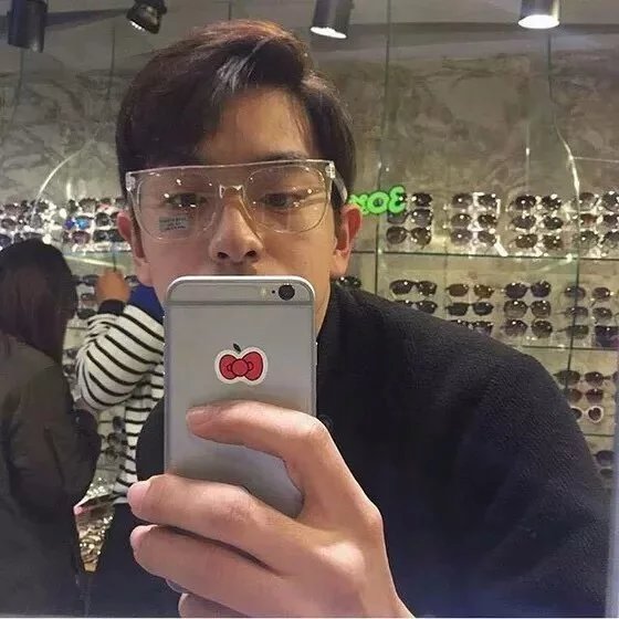严涛朋成